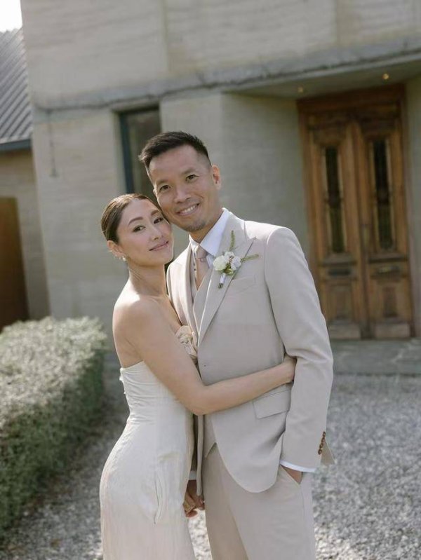 弘大速配 44岁TVB视后婚后被指孕味浓！衣着宽松疑双喜临门，晒照打破传闻